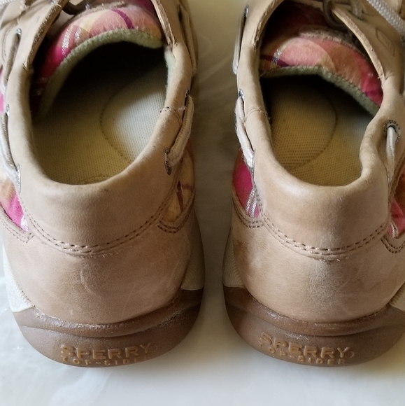 EUC, SPERRY TOP SIDER WITH PINK PLAID - Picture 5 of 8